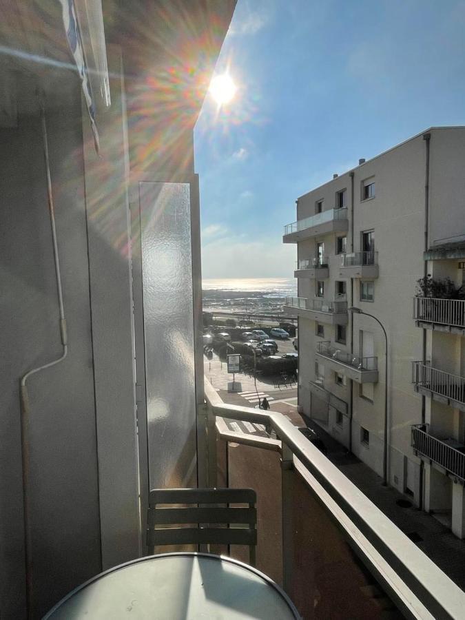 La Rose Des Vents - Studio A 20 Metres Du Remblai 莱萨布勒-多洛讷 外观 照片
